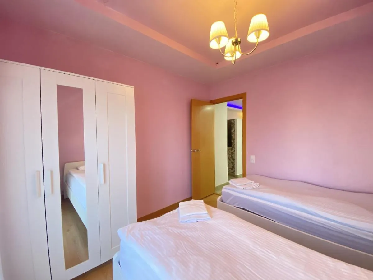 Entire New Apartment 20' From Barcelona Sabadell
